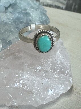 Kingman Mojave Turquoise Handcrafted Sterling Silver Oval Ring -Adjustable Size